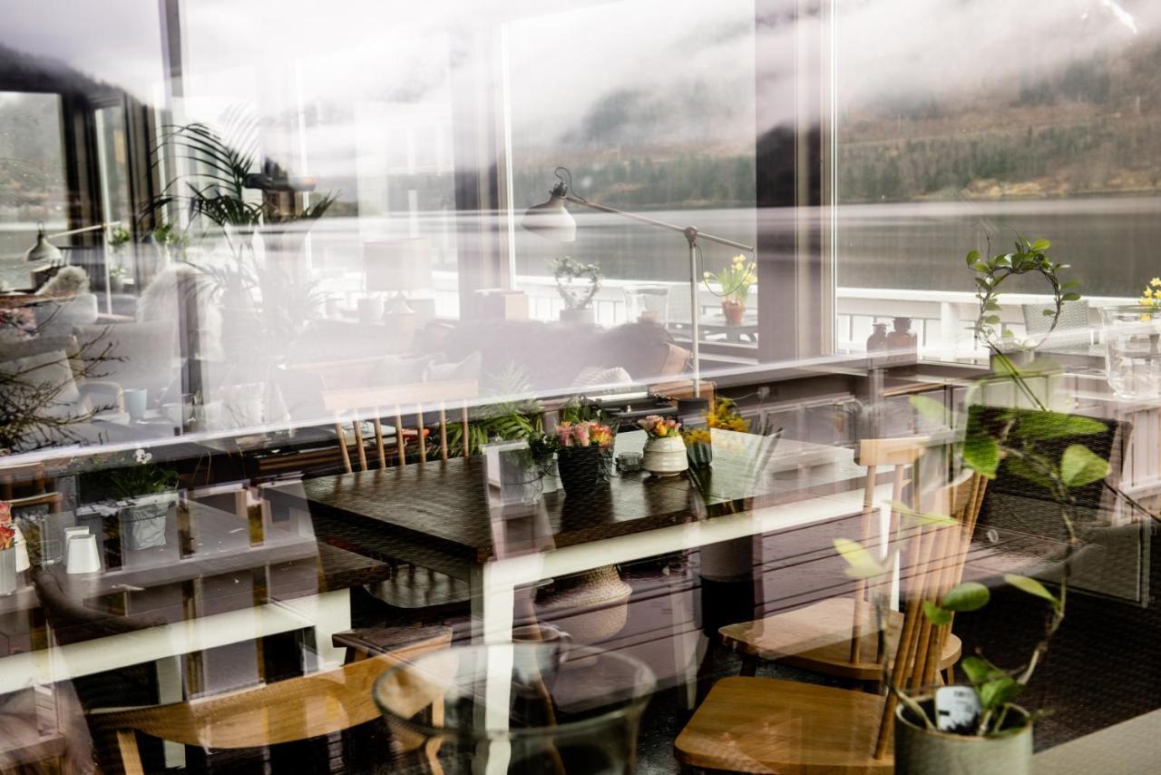 Fjaerland Fjordstove Hotell - Huseby Hotelldrift As Exterior foto