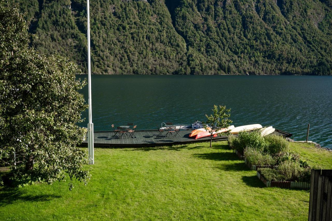 Fjaerland Fjordstove Hotell - Huseby Hotelldrift As Exterior foto